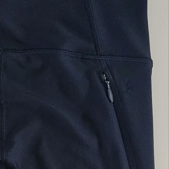 Under Armour Women's Black HeatGear® Compression Capris - Picture 9 of 12